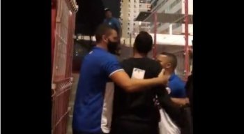 O atacante Vinícius discutiu com membros de uma torcida organizada do Náutico