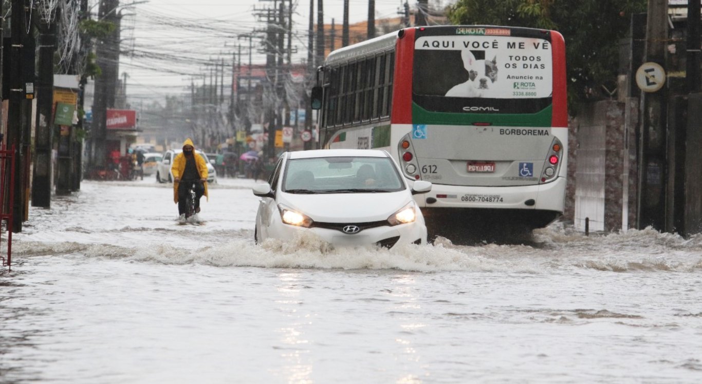 Inmet emitiu aviso de perigo para o Recife nesta quinta (21)