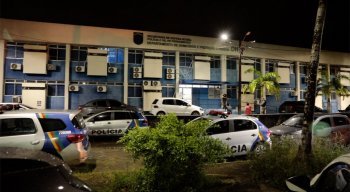 O assalto e o tiroteio em Abreu e Lima foram registrados na Central de Plantões da Polícia Civil