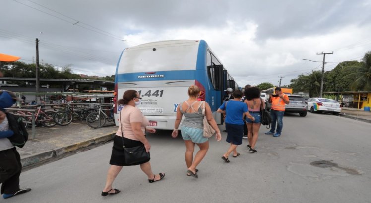 O Meio-Dia mostra os problemas de um terminal em Igarassu, Pernambuco
