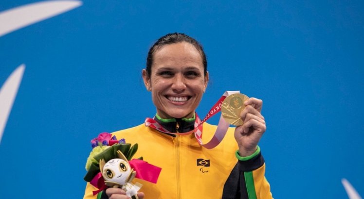 Medalhas, recordes e fim do jejum de 17 anos: Pernambucana Carol Santigo faz história nas Paralimpíadas de Tóquio