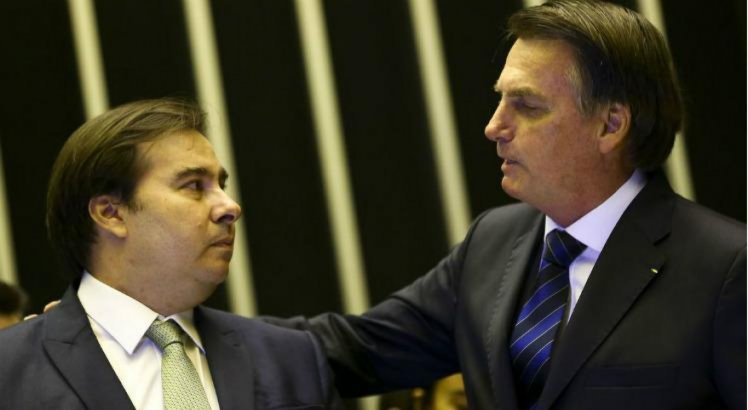 Rodrigo Maia, ex-presidente da Câmara dos Deputados, acha que Jair Bolsonaro é gay: ''Ele não consegue assumir''