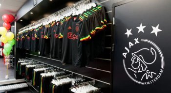 Terceira camisa do Ajax para a temporada 2021-22 é em homenagem à música