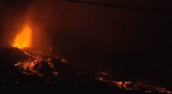 Vulcão segue cuspindo fogo nas Ilhas Canárias