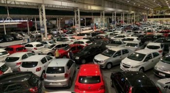 Oferta de carros mais simples e baratos têm diminuído com o tempo