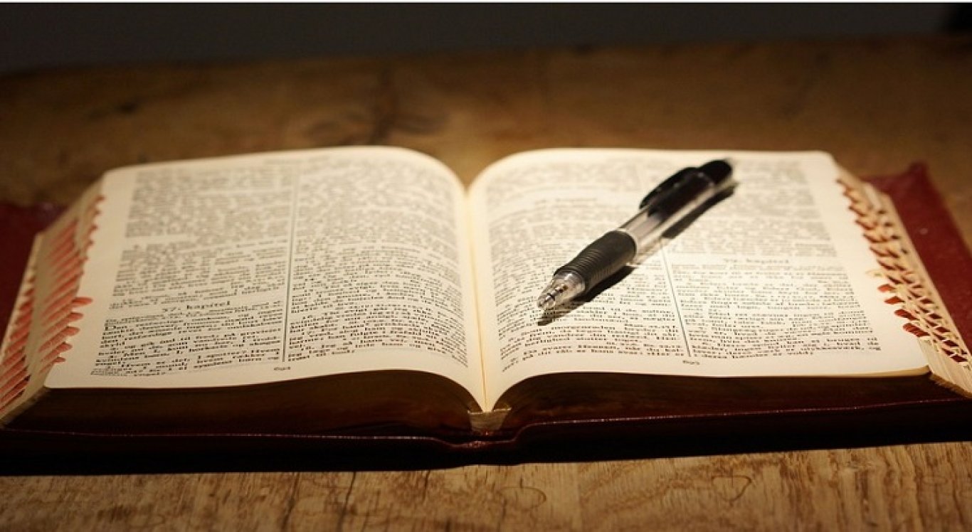 Qual a relação entre a Bíblia,  livro sagrado dos cristãos e o dia de São Jerônimo?  - Pixabay