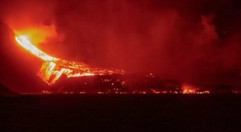 Vulcão Cumbre Vieja está em erupção há duas semanas