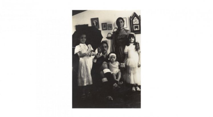 Chico Buarque e Marieta Severo com filhas