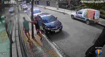 Câmeras de segurança flagram assalto e agressão em Setúbal