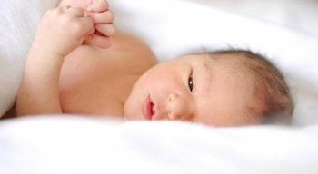 Lara, filha de Junior Lima e Monica Benini, nasceu no dia 10 de outubro