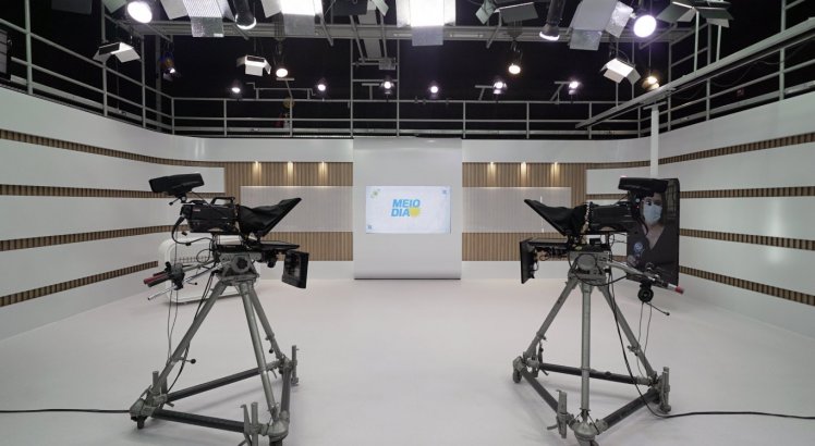 A TV Jornal reformulou os telejornais e os estúdios com adaptação de formatos e de linguagem