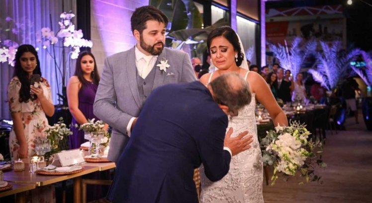 Nathália Andrade e o esposo, Felipe Barbosa, no casamento