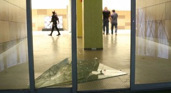 Cenas de vandalismo da torcida do Santa Cruz, após a eliminação do time na Copa do Nordeste