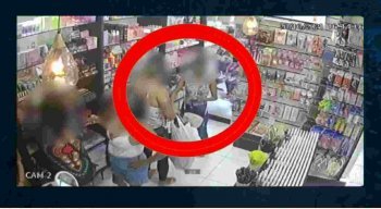 Vídeo: Mulher são flagradas por câmeras de segurança roubando loja no centro do Recife