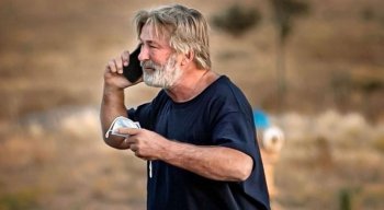 Alec Baldwin após disparar arma cenográfica e matar colega de trabalho
