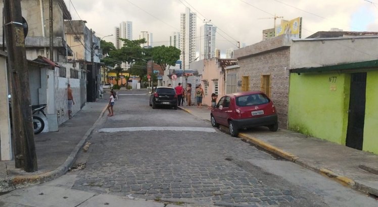 Crime aconteceu na Rua Antônio Lucena, na Madalena.
