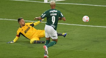 Deyverson recuperou a bola de Andres Pereira e marcou o gol do título do Palmeiras