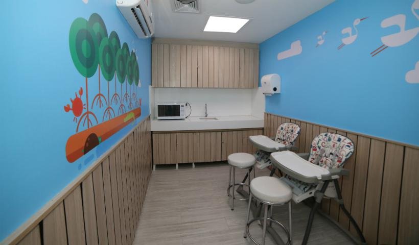 A imagem mostra o Espaço Família do RioMar Recife
