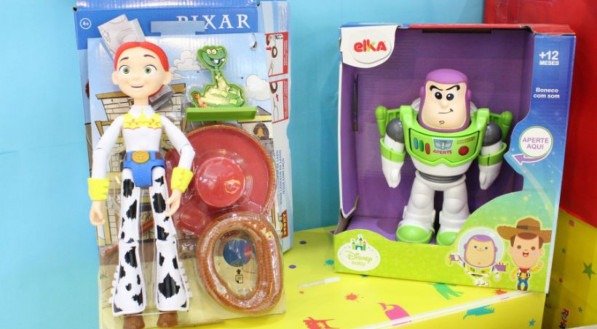 Buzz Lightyear por R$ 139,99