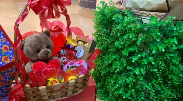 A cesta de doces varia de valor conforme os produtos que você inserir.