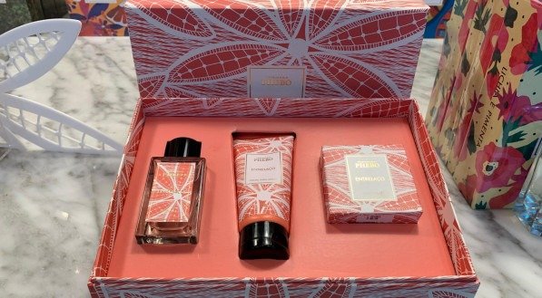 O kit Entrelaço com perfume + sabonete + creme para mãos está custando R$ 175.