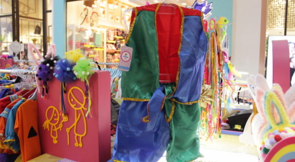 A fantasia de passista custa R$ 154,90. 
