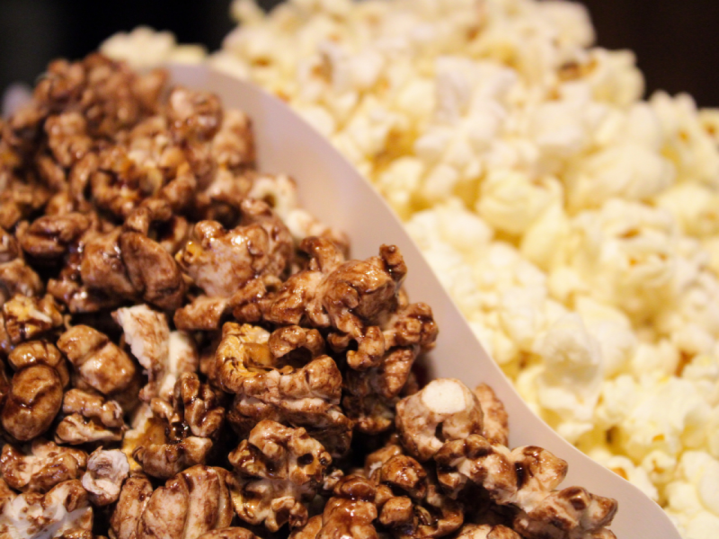 Pipoca doce e salgada no balde do Cinemark Recife.