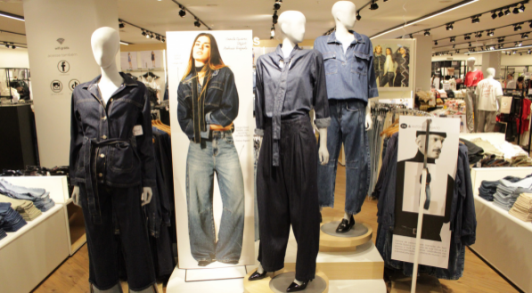 C&A conta com linha de jeans da Camila Queiroz