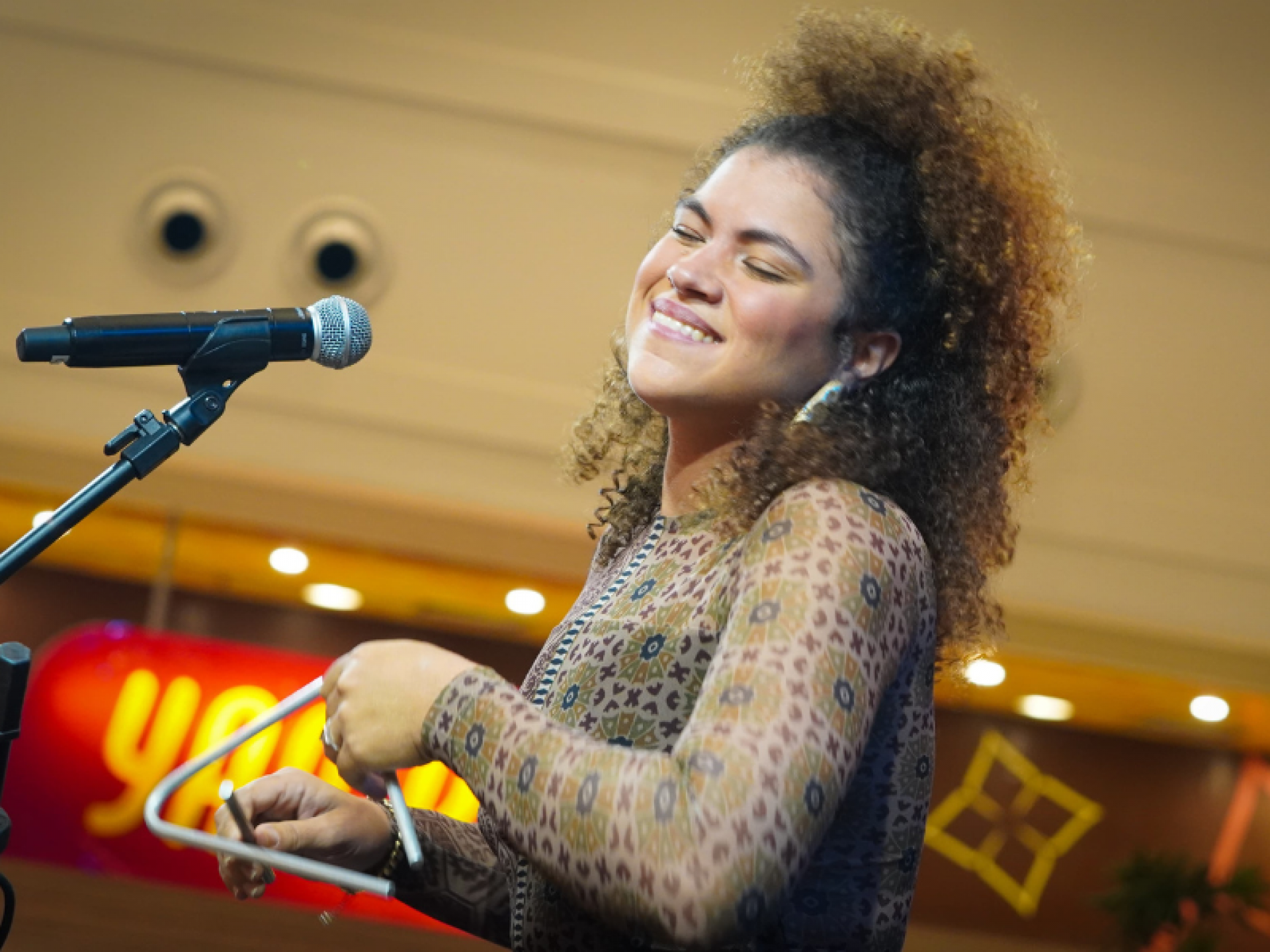 Isadora Melo encanta o público no Amor & Música RioMar