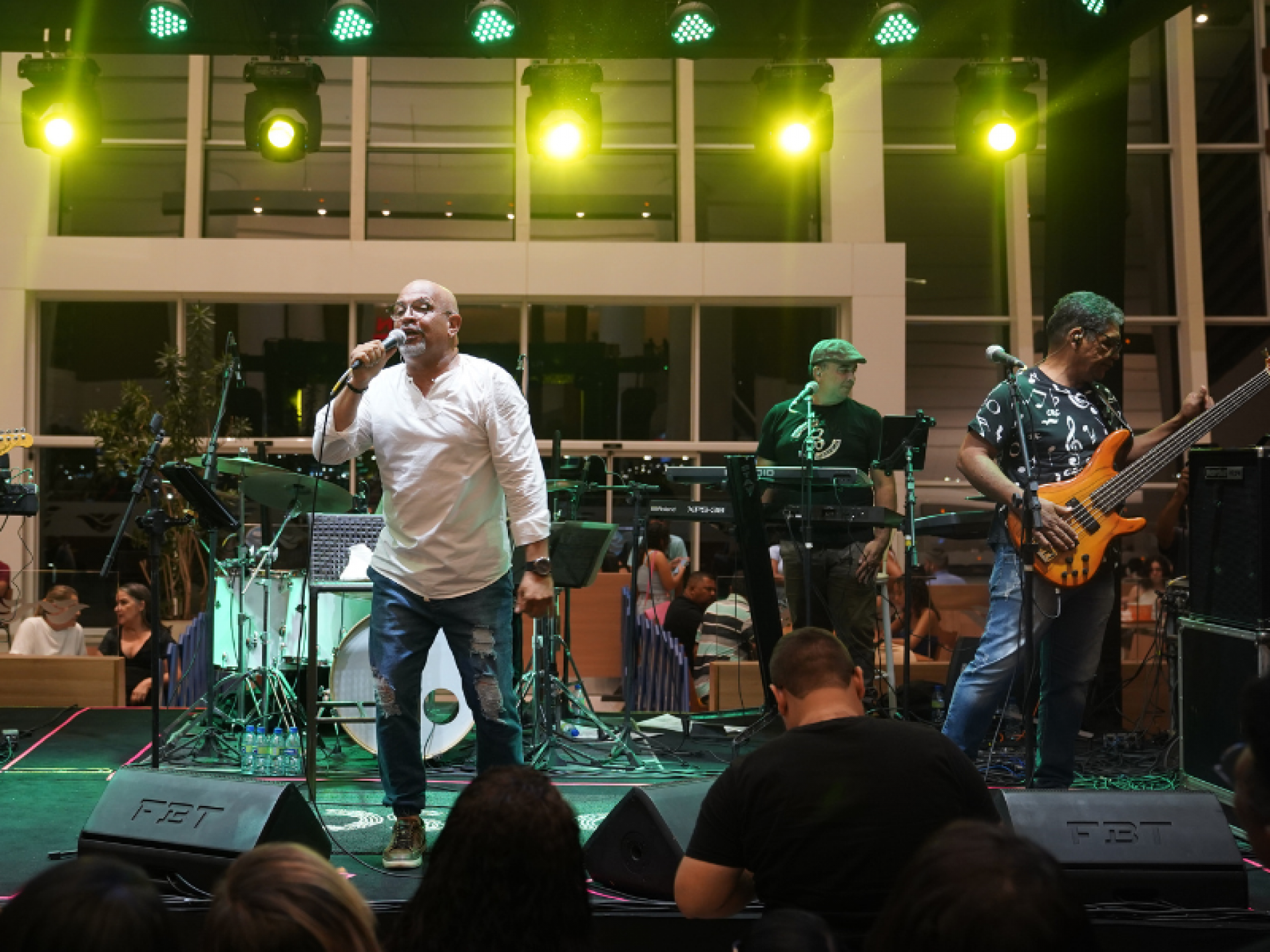 RioMar promove Feriado e Música com banda O Disco