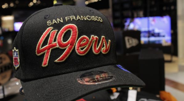 O bon&eacute; San Francisco 49ers est&aacute; por R$ 279,90.