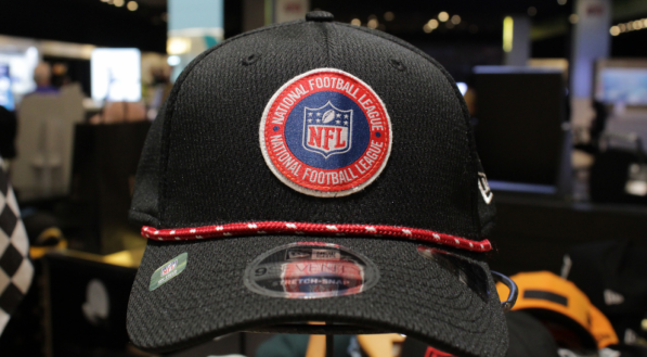 O bon&eacute; NFL est&aacute; por R$ 259,90.