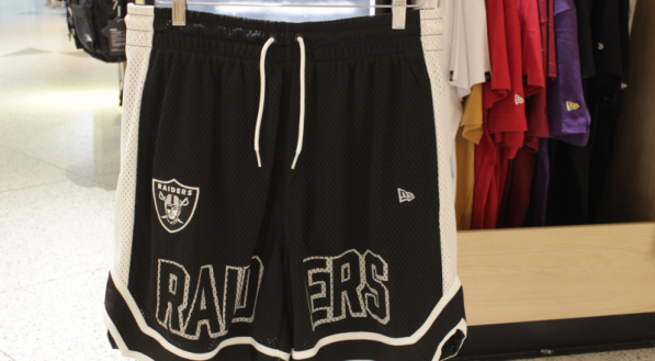 A bermuda NFL est&aacute; por R$ 699,90.
