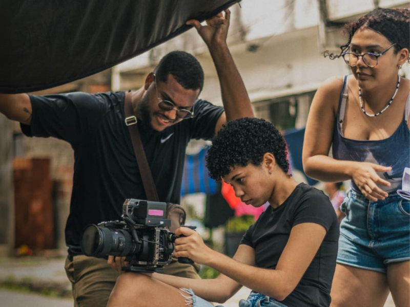 Na atividade desta terça-feira (26) serão exibidos videoclipes e outros produtos audiovisuais produzidos pelos jovens da Oficina de Audiovisual do IJCPM com a participação de cerca de 400 jovens. 