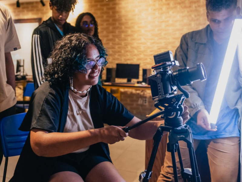 Esta edição do evento discute os impactos das ferramentas digitais na sociedade e os efeitos da hiperconectividade no desenvolvimento intelectual.