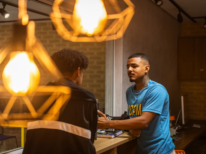 O Instituto João Carlos Paes Mendonça de Compromisso Social atua para o desenvolvimento intelectual e profissional de jovens de 14 a 24 anos, moradores de comunidades do entorno dos empreendimentos do Grupo JCPM, com seis unidades distribuídas em quatro capitais do Nordeste: Aracaju, Fortaleza, Recife e Salvador.