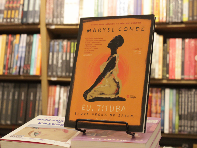 A imagem mostra o livro 