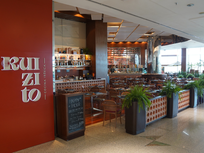 Entrada do restaurante de 