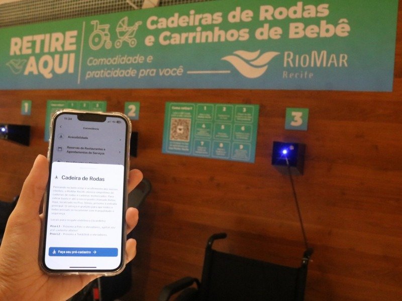 A imagem mostra o App do RioMar Recife na aba de retirada de cadeiras de rodas.