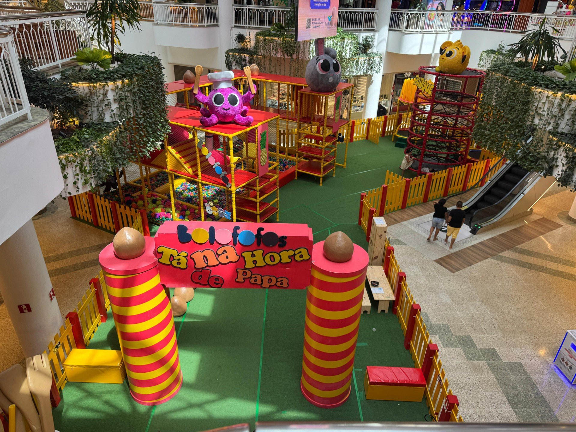 Imagem aérea do Parque Bolofofos na Praça de Eventos Rio dentro do RioMar Shopping