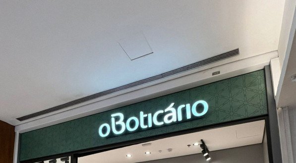 Vitrine da loja O Botic&aacute;rio, piso L2