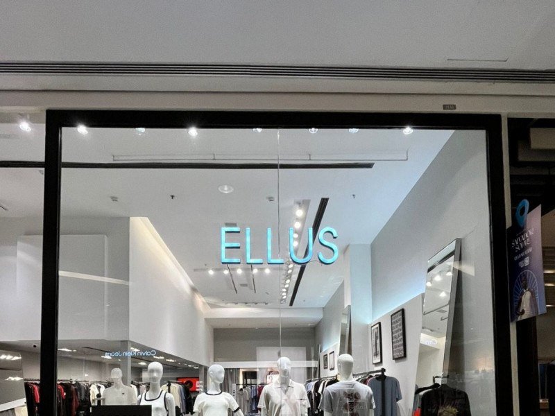 Vitrine da loja Ellus, piso L2