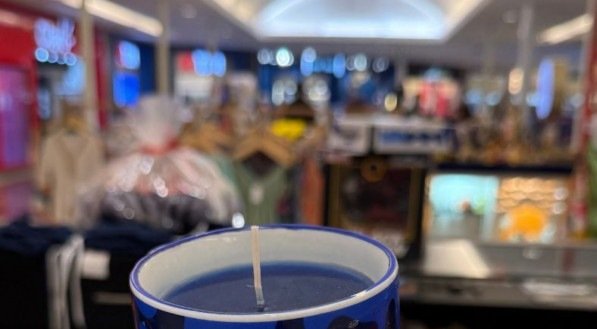 A Piticas tem canecas, velas e muuuuuitas opções de camisetas. 
