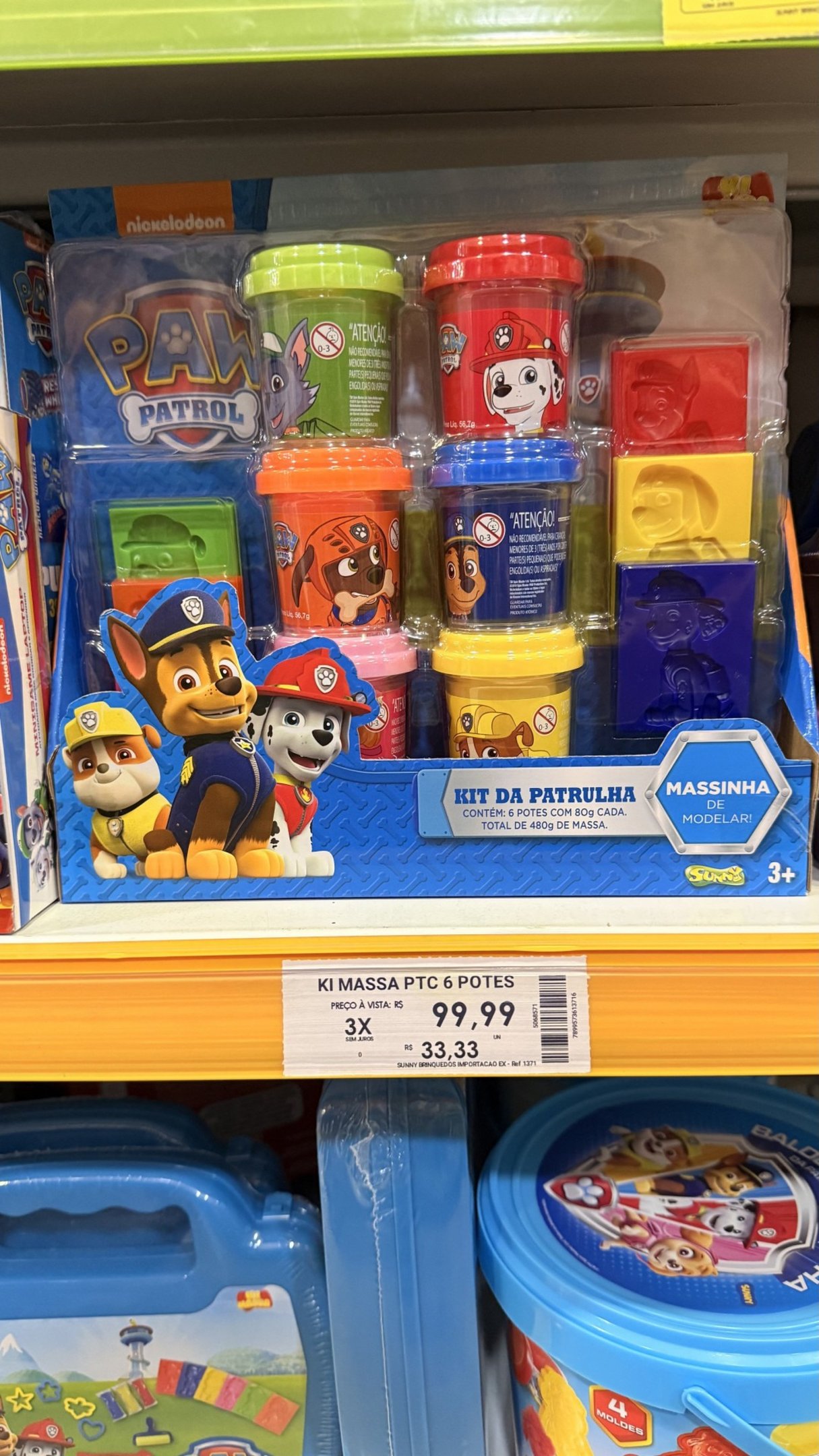 Kit de Massa de Modela da Patrulha Canina com seis potes e moldes dos filhotes. Valor de 99,99 reais.