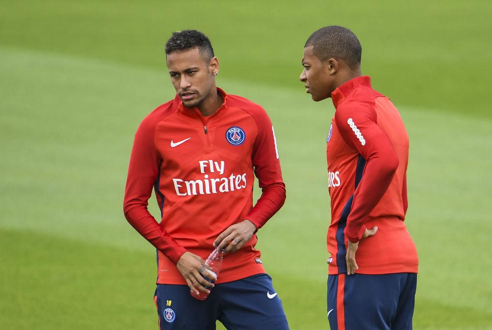 Mbapp&eacute; teria criticado a falta de comprometimento de Neymar no PSG
