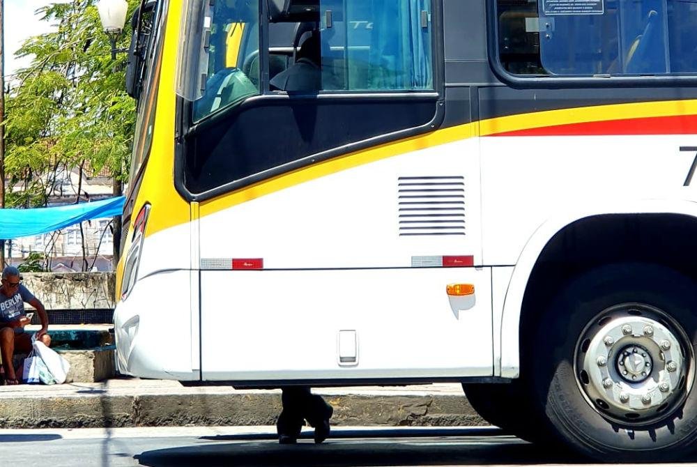 Fim da dupla função de motoristas e volta dos cobradores passam a valer nos ônibus do Recife nesta quarta (9)