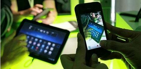 INSÔNIA: 4 DICAS para LIMITAR o USO do CELULAR antes de DORMIR