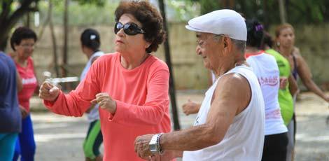 Prática de exercícios físicos por idosos reduz ida ao médico, indica pesquisa
