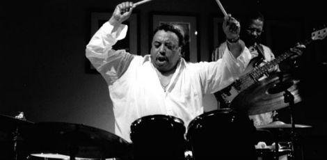 Morre o baterista Chico Hamilton