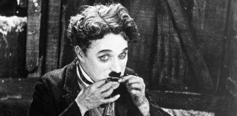 Chaplin logo descobriu que se tornaria ator das comédias rasgadas do estúdio. Não tinha noção do que era o cinema